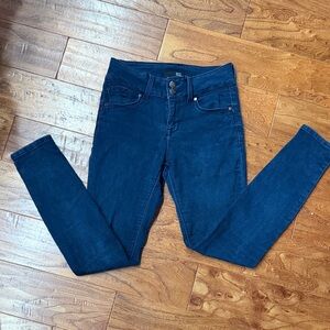 1822  Soft Dark Wash Jeans